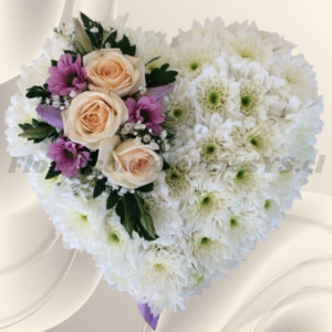 Corona corazón y topiario en mix flores de temporada