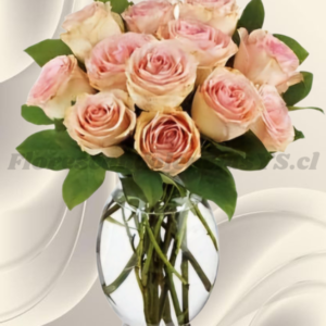 Florero samaritano en tono pastel de 12 rosas importadas