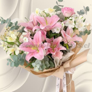 Ramo mix en flores de temporada de lilium, rosas y astromelias