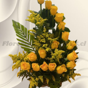 Arreglo espiral para condolencias en 16 rosas importadas